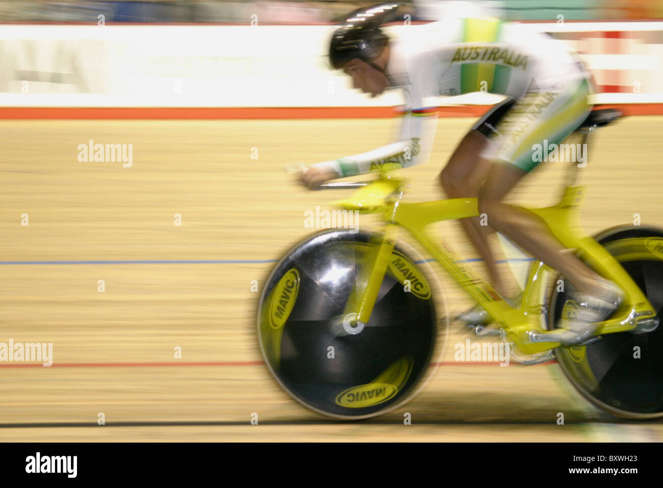 Bradley McGhee Australia vincitore singoli pursuit via cycle racing UCI DI COPPA DEL MONDO IL REGNO UNITO Manchester Velodrome aprile 2004 Brad Foto Stock