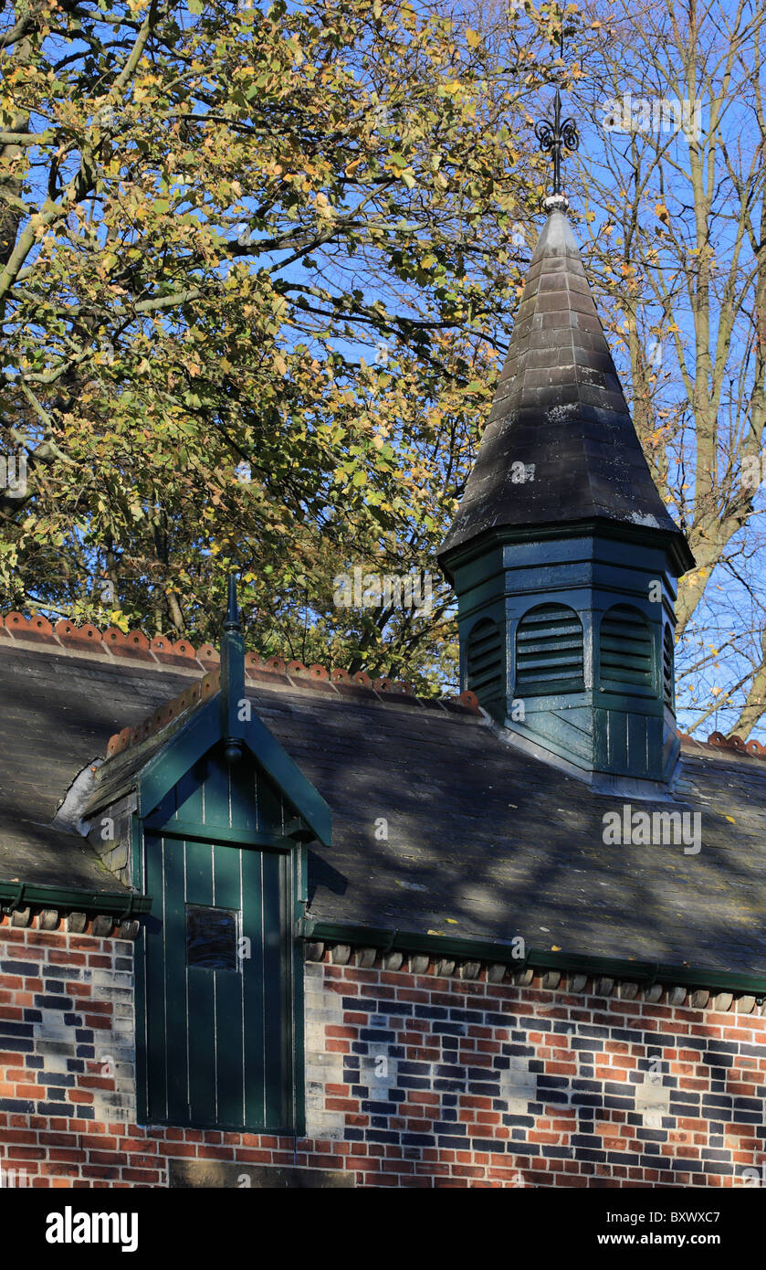 Dettaglio del Vittoriano blocco stabile entro Saltwell Park Gateshead, England, Regno Unito Foto Stock