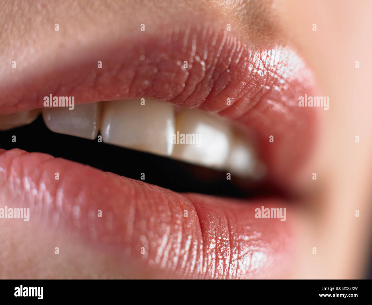 Femmine bianche delle labbra e della bocca leggera profondità di campo Foto Stock