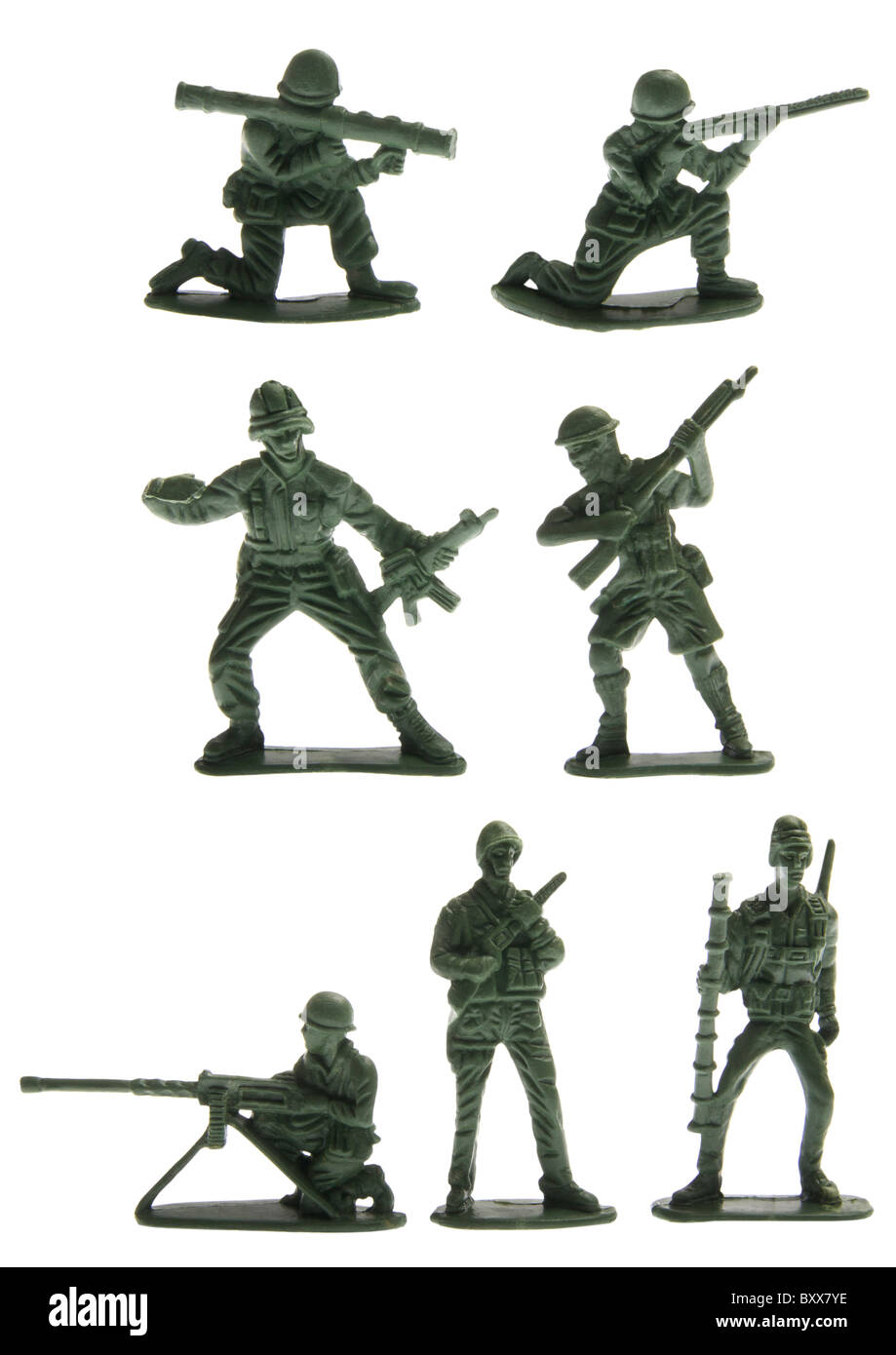 In plastica verde toy soldiers su sfondo bianco Foto Stock