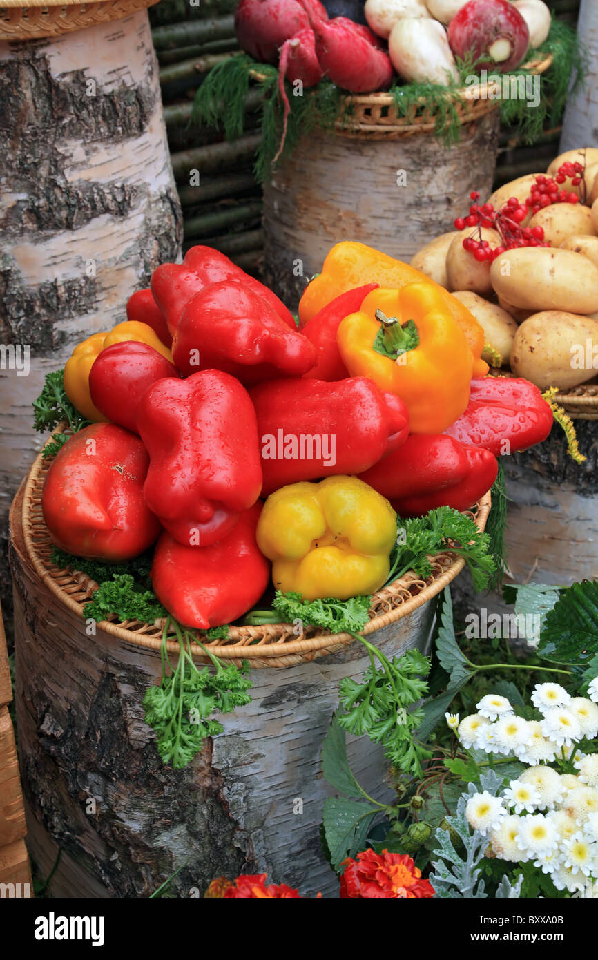 Le verdure sul mercato rurale Foto Stock