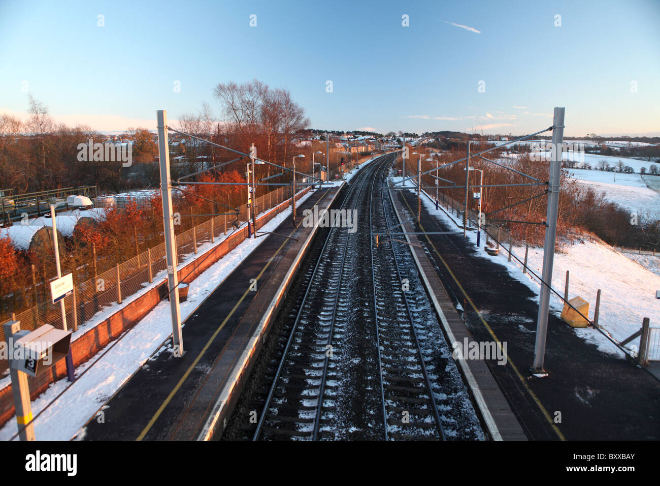 Un tratto di ferrovia che conduce a Glasgow in Scozia. Foto Stock