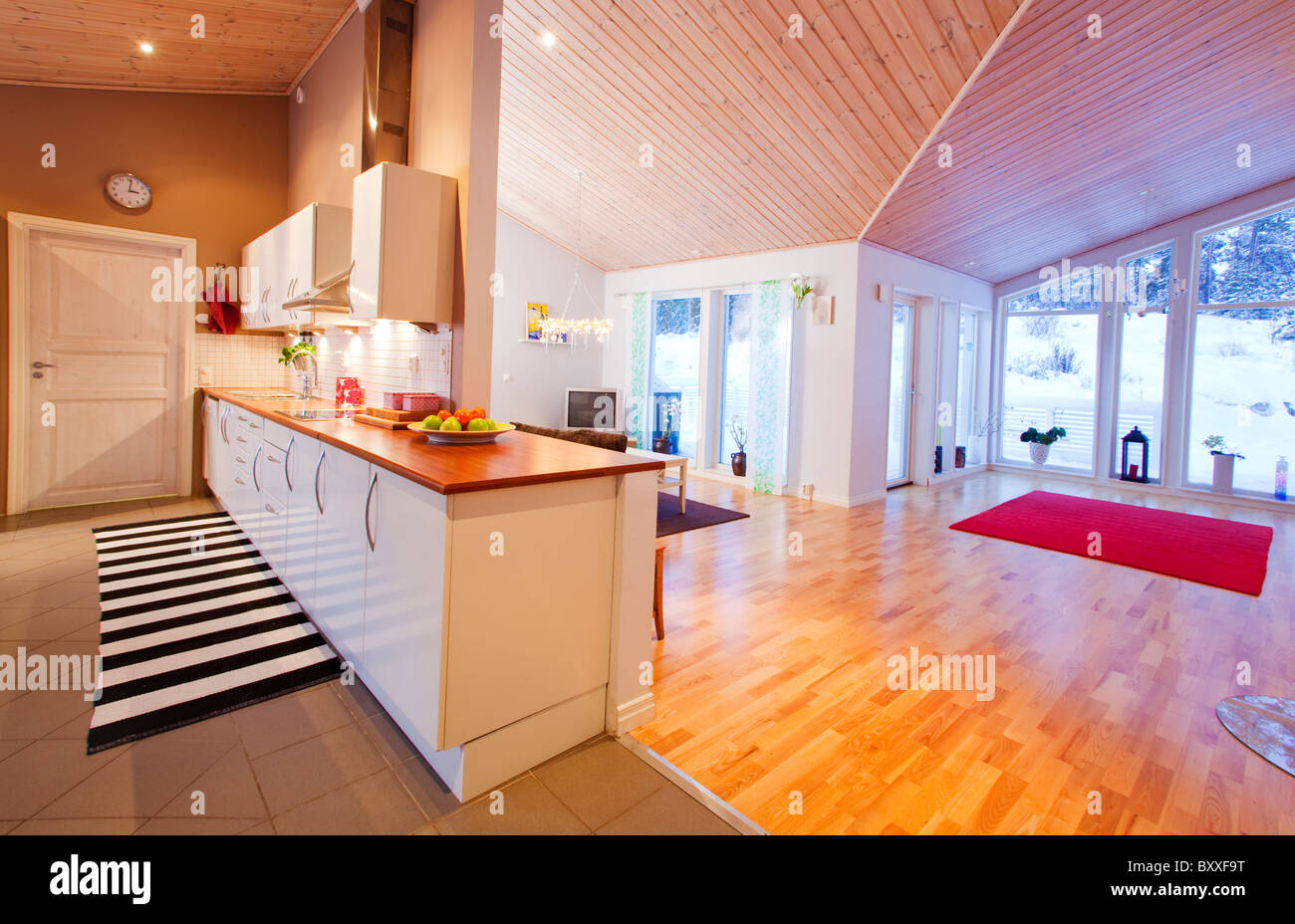 Scandinavo moderno home con struttura aperta plan.Eskilstuna, Svezia Foto Stock