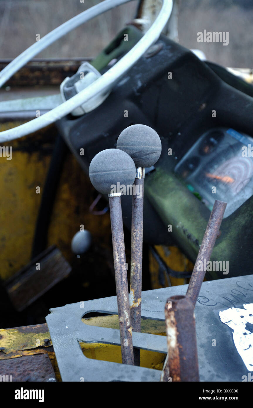 Abbandonati i macchinari industriali jcb indossato alterò la ruggine rusty cold winter frost frosty sito di costruzione Foto Stock