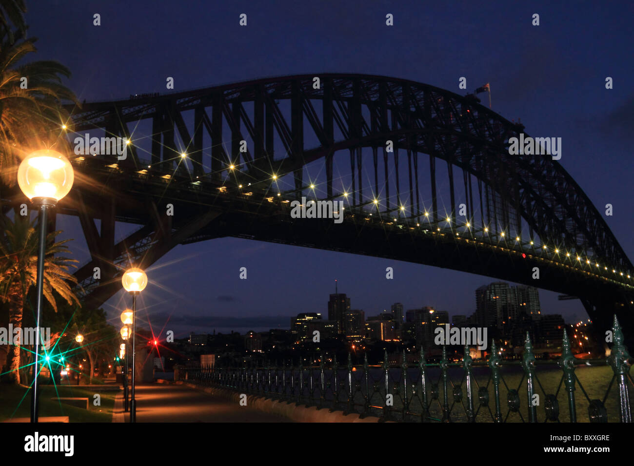 Il Sydney Harbour Bridge all'alba Foto Stock