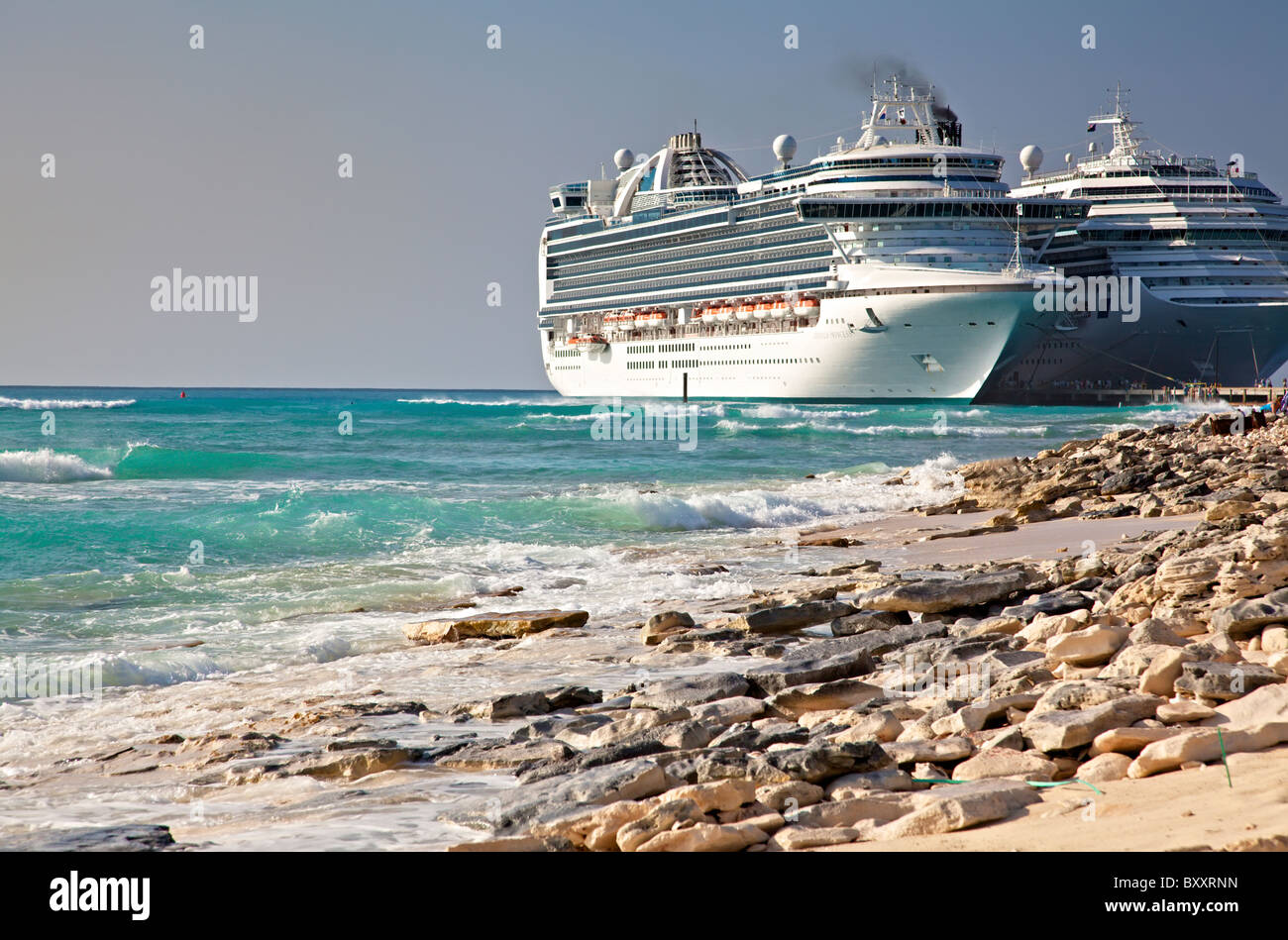 Navi da crociera di Grand Turk Port Foto Stock