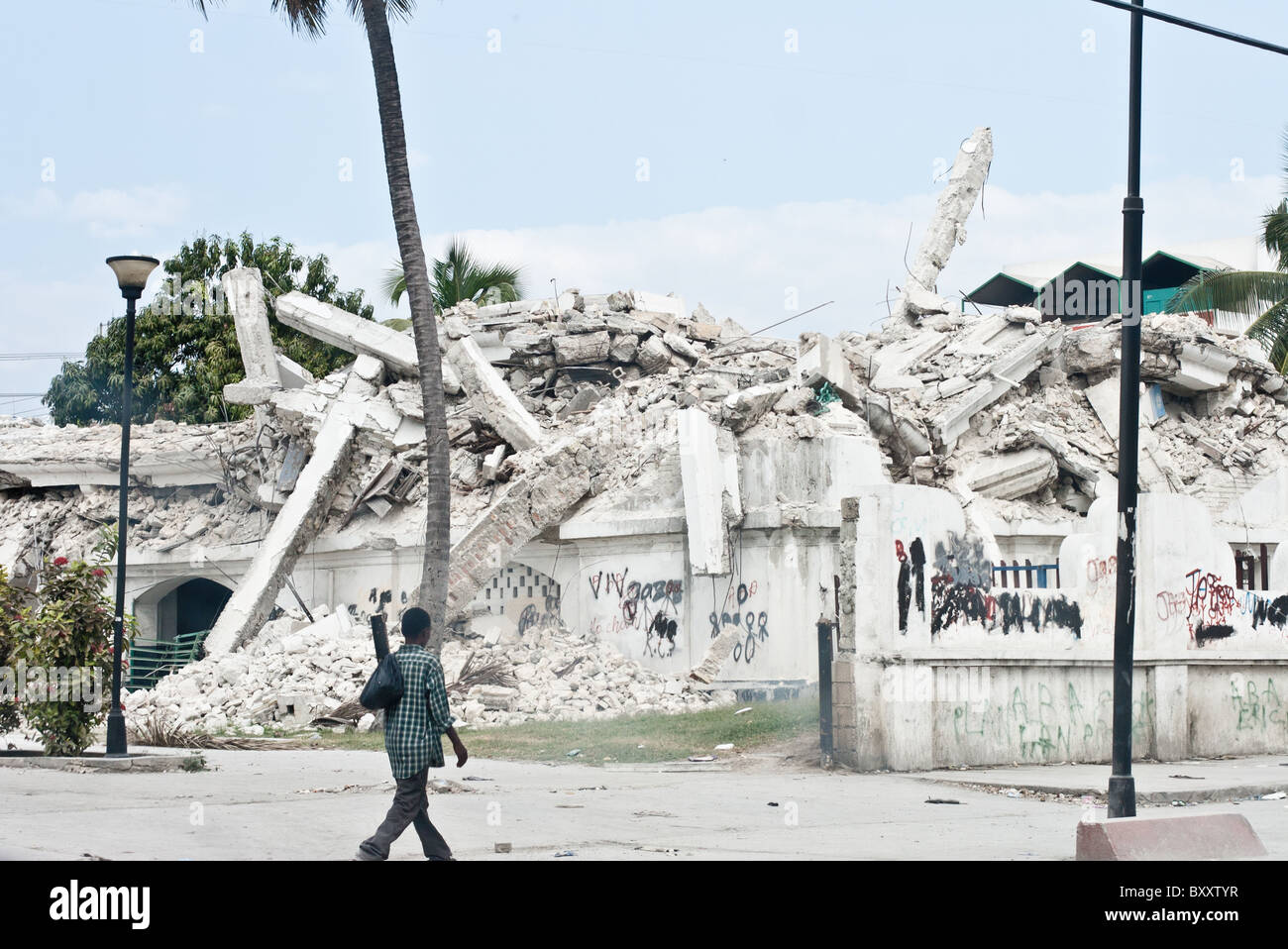 I danni causati dal forte terremoto che ha colpito Haiti il 12 gennaio 2010. Foto Stock