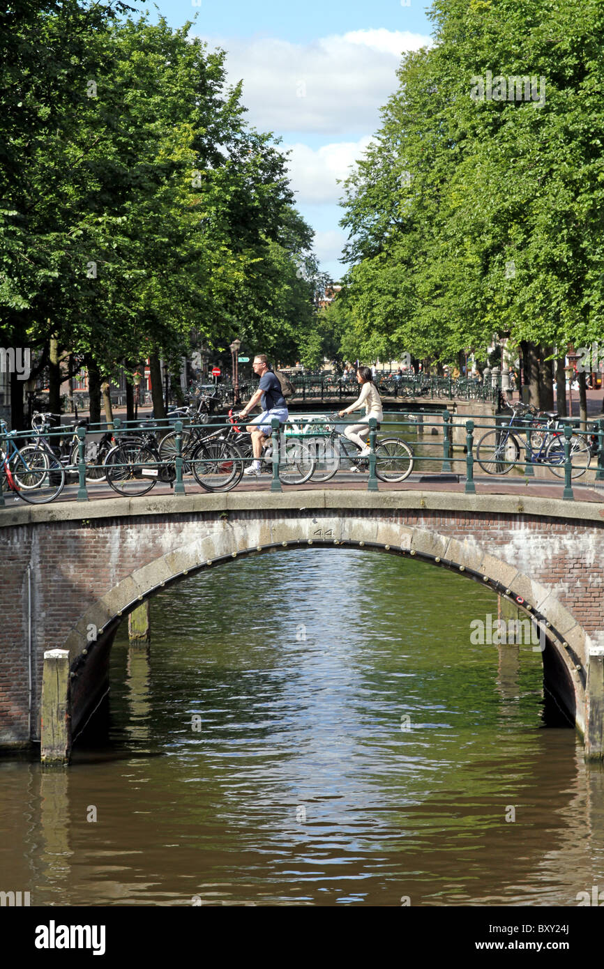 Ponte sul canale a Leidse Gracht in Amsterdam, Olanda Foto Stock
