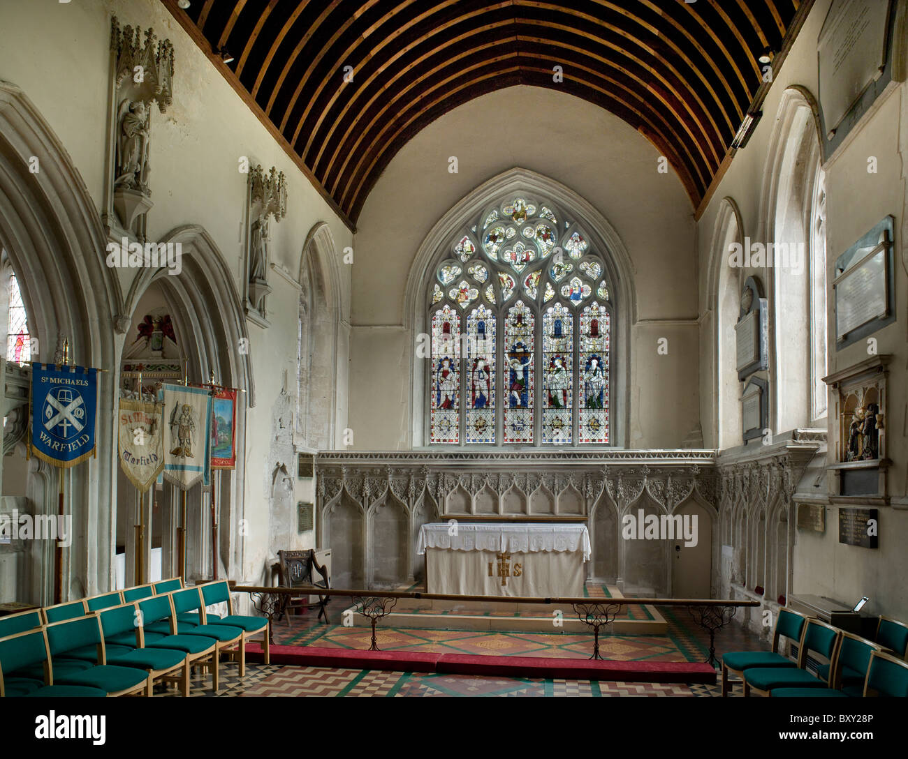 Warfield, Berkshire. La chiesa di San Michele, il coro del secolo XIV, Foto Stock
