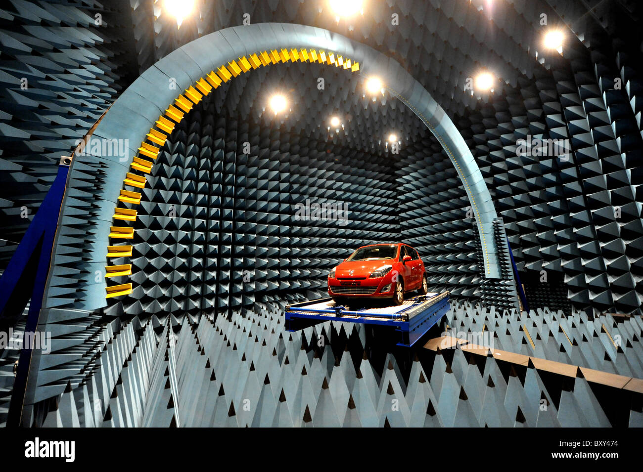 Industria automobilistica : Aubevoye prova Renault via (27) Foto Stock