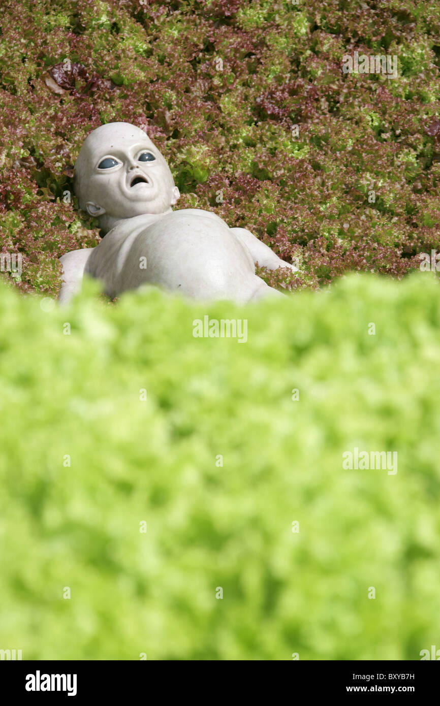 RHS Tatton, Cheshire. 'Un Mater del tempo' giardino concettuale è stato premiato con l'oro da RHS Giudici. Foto Stock