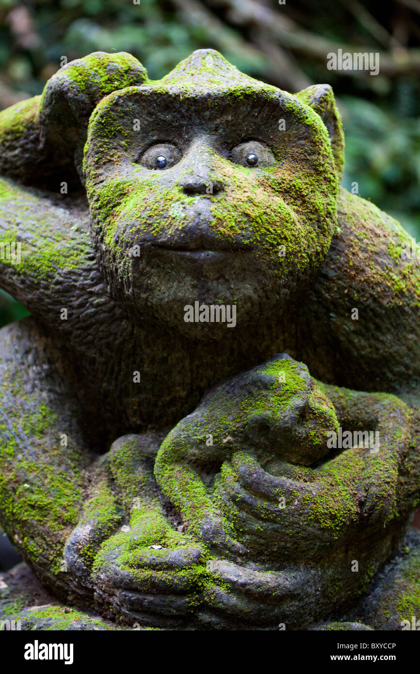 La scultura a Monkey Forest Park, Bali, Indonesia Foto Stock