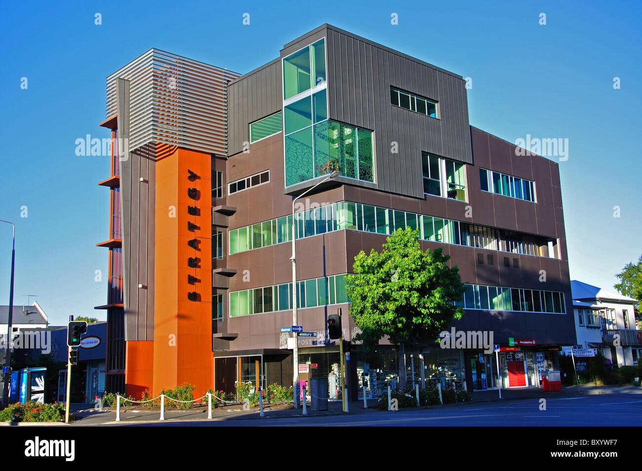 Edificio di strategia (distrutta dal terremoto del 2011) al tramonto, Victoria Street, Christchurch, Canterbury, Isola del Sud, Nuova Zelanda Foto Stock