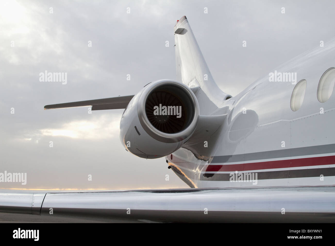 Sezione posteriore del Gulfstream G3 jet privato con ala e motore Foto Stock
