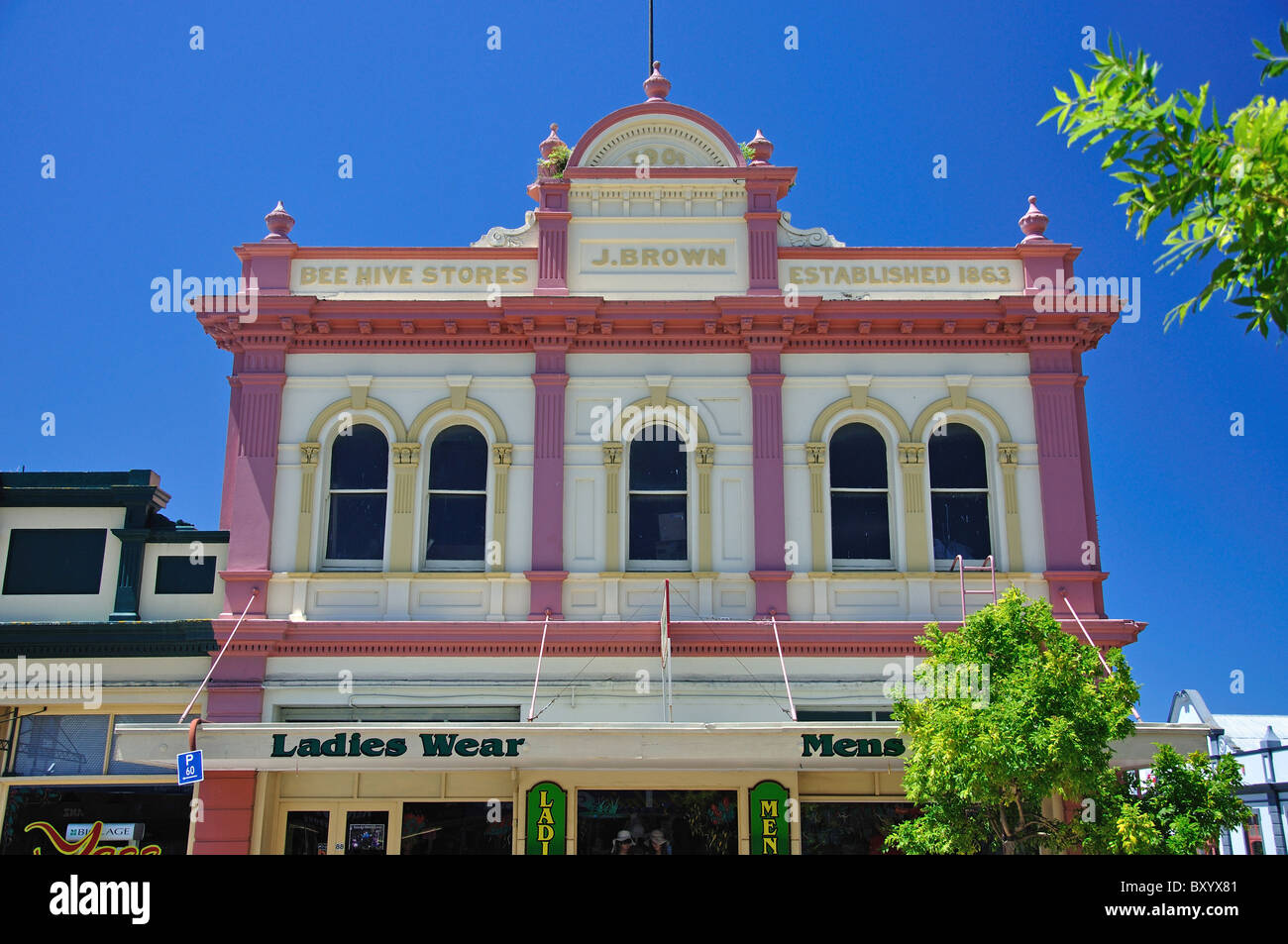 Scena di strada che mostra delle facciate storiche, King Street, Temuka, Canterbury, Isola del Sud, Nuova Zelanda Foto Stock