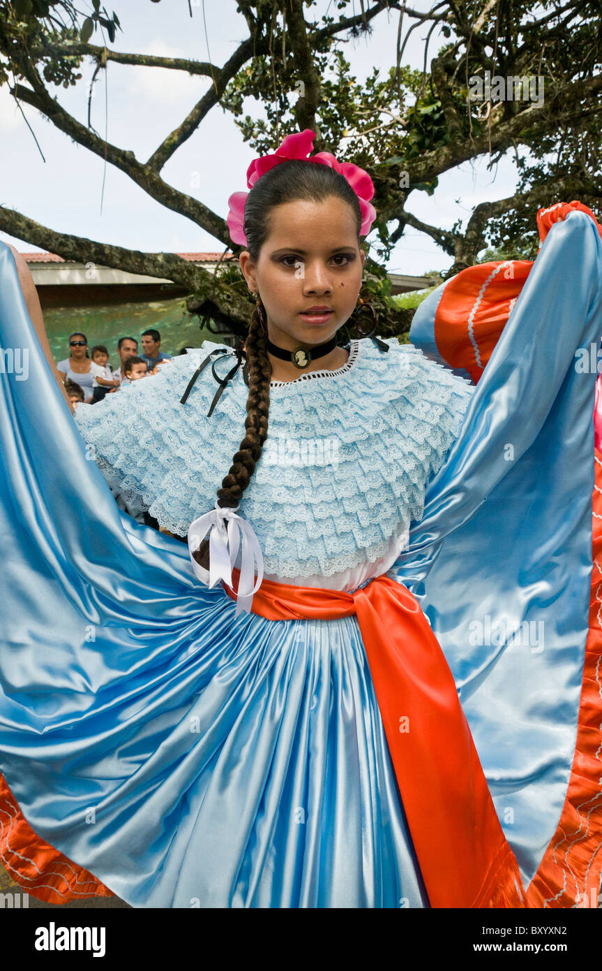 Interprete di danze tradizionali Independence Day parade Valle Centrale Costa Rica Foto Stock