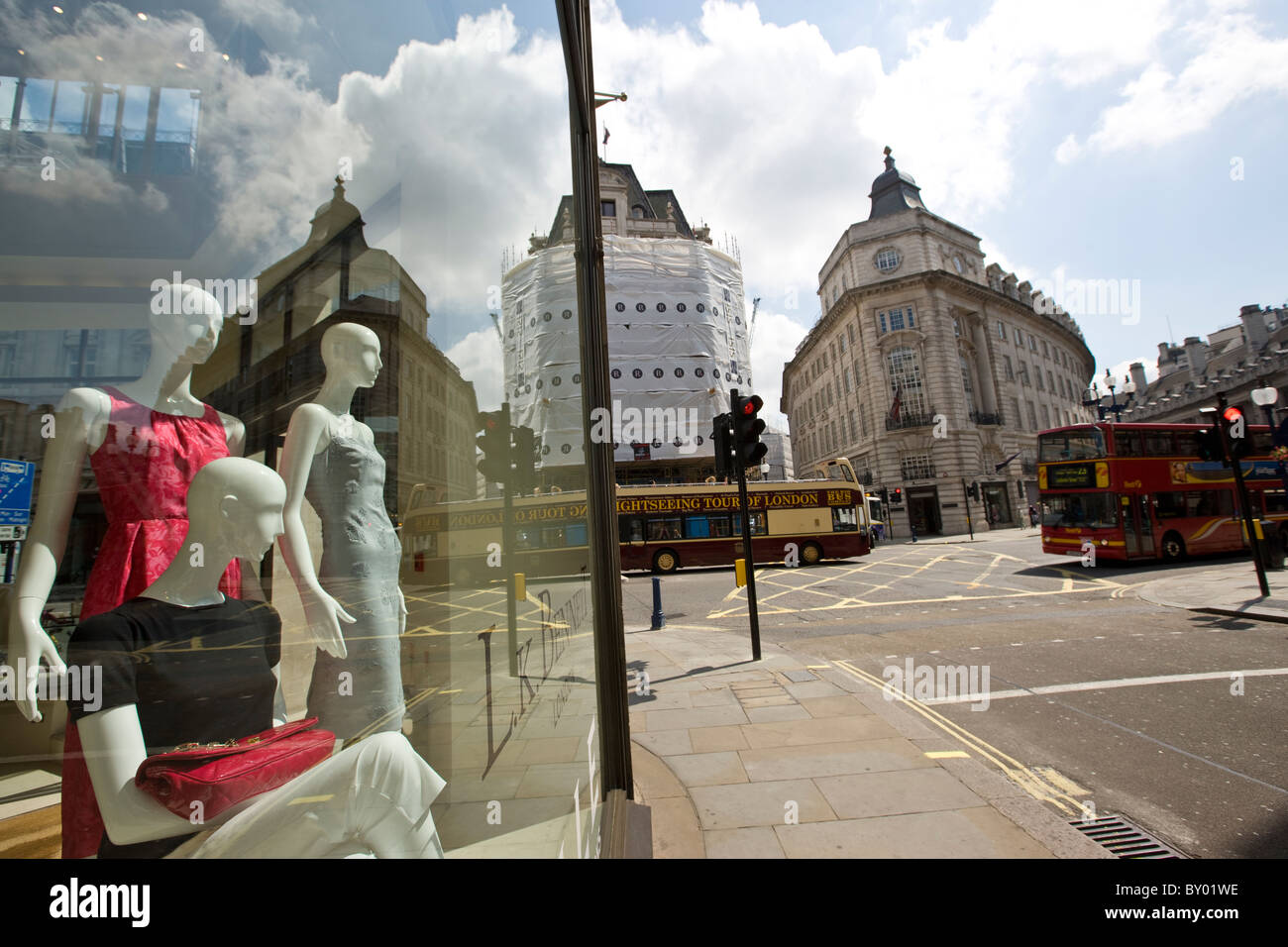 Shopping sul Regents Street Foto Stock