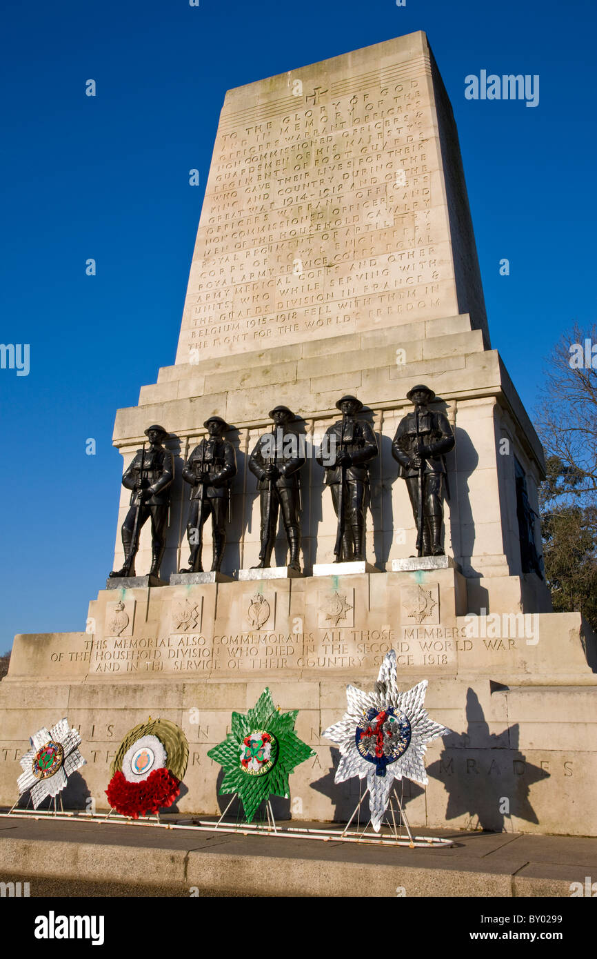 Monumento ai Caduti in Guerra di fronte la sfilata delle Guardie a Cavallo Foto Stock