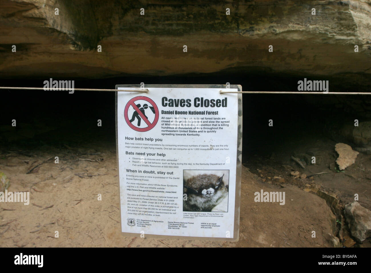 Grotta di segno chiusa per proteggere i pipistrelli dal naso bianco sindrome di malattia fungina Kentucky Foto Stock