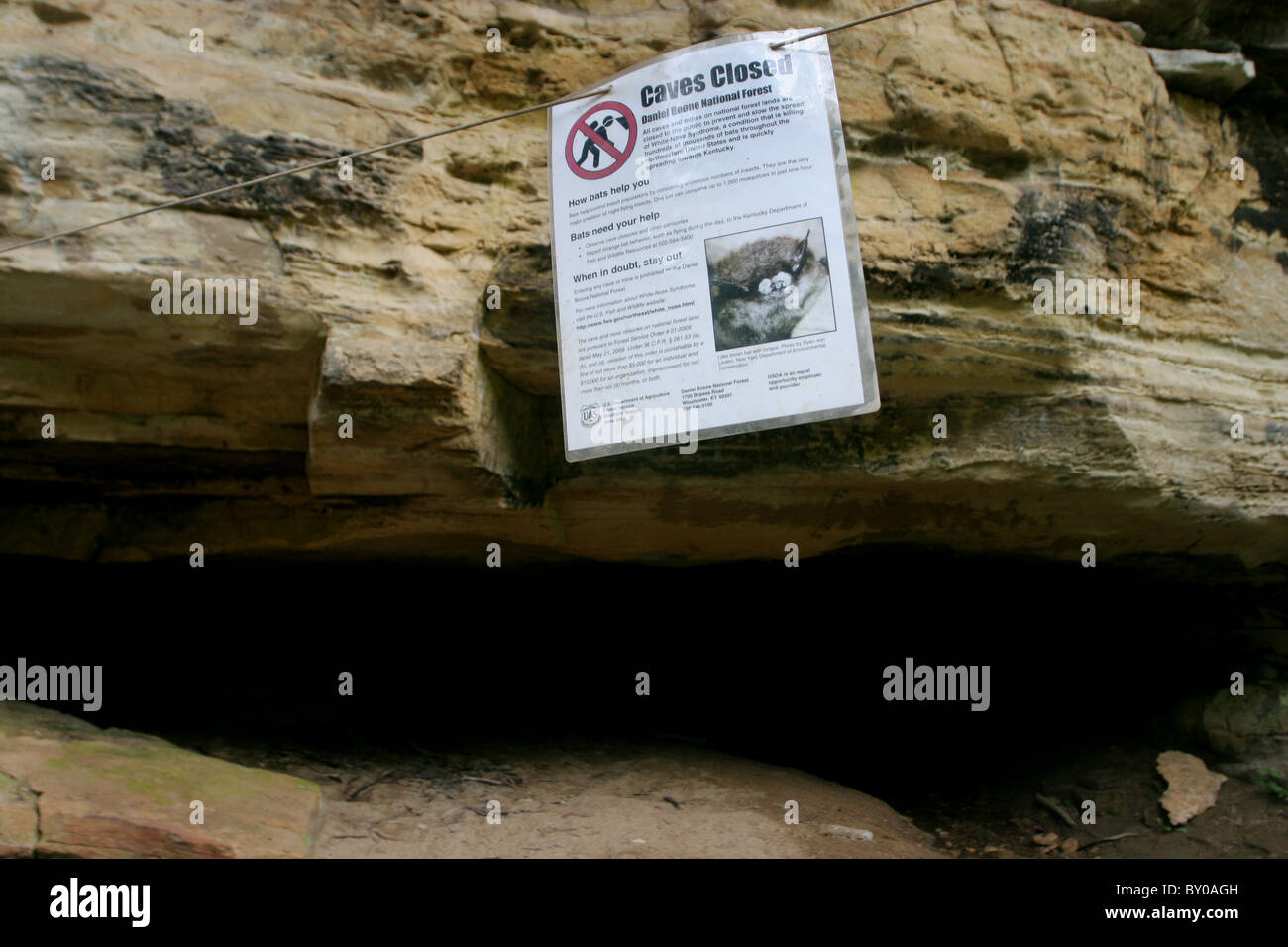 Grotta di segno chiusa per proteggere i pipistrelli dal naso bianco sindrome di malattia fungina Kentucky Foto Stock
