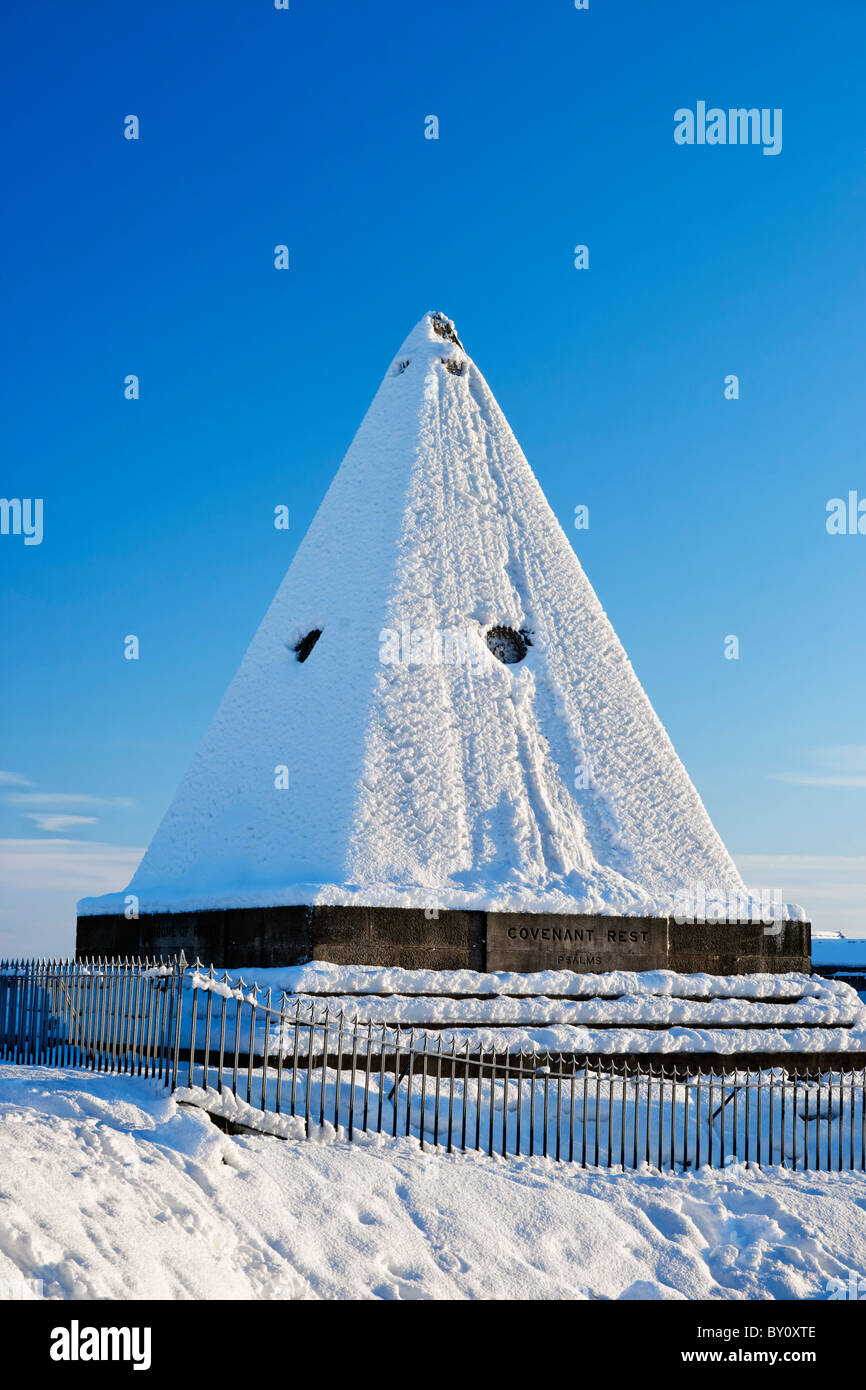 La piramide di stelle, vicino al cimitero di Valle, città di Stirling, Scozia, Regno Unito. Foto Stock