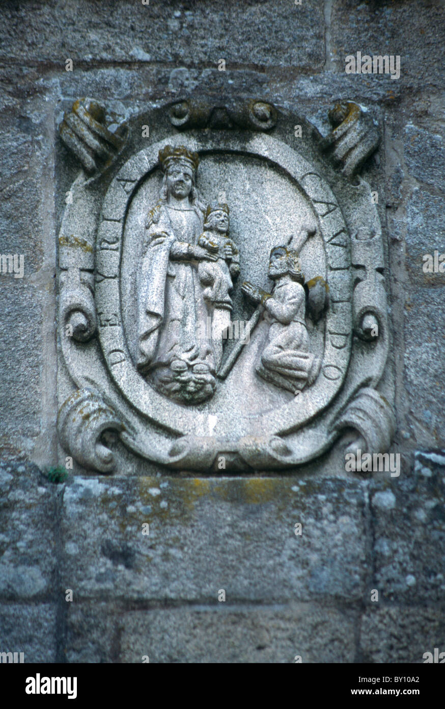 Galizia Spagna Iria Flavia Carving dettaglio chiesa di St Mary Adina sul Cammino Camino de Santiago Foto Stock