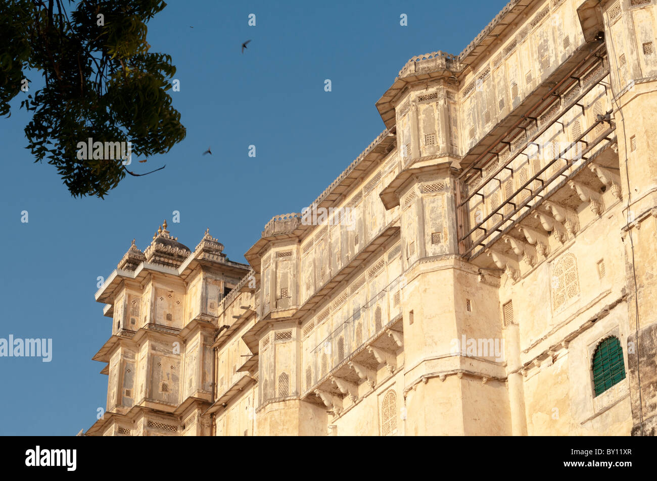 Udaipur città parete Palace Foto Stock