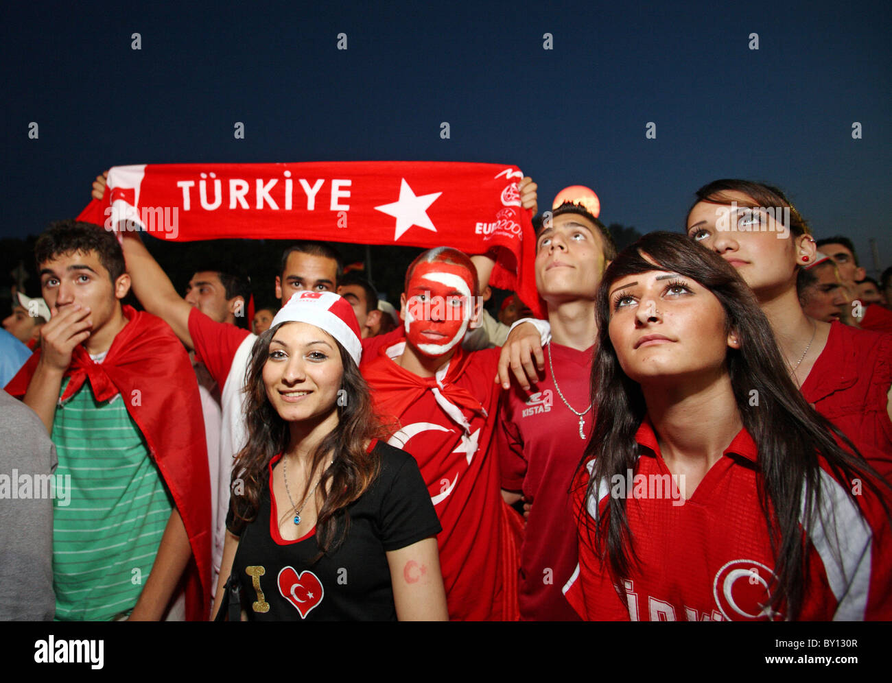 Ventilatore Miglia a Berlino al Germany-Turkey semifinale partita, Berlino, Germania Foto Stock