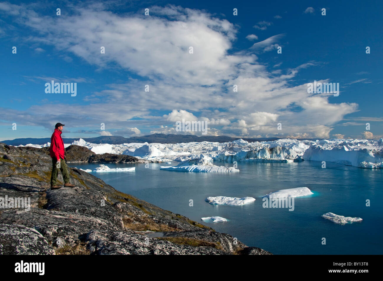 Per turisti in cerca di Kangia icebergs, Disko-Bay, UNESCO World Heritage Site, West-Greenland, Groenlandia Foto Stock