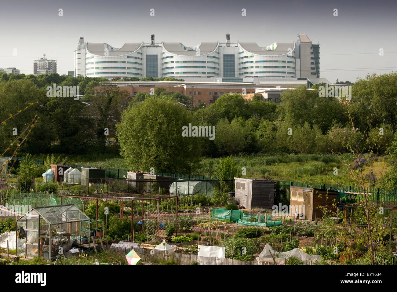 La Queen Elizabeth Hospital, Selly Oak, Birmingham. Aperto nell'estate 2010. Foto Stock
