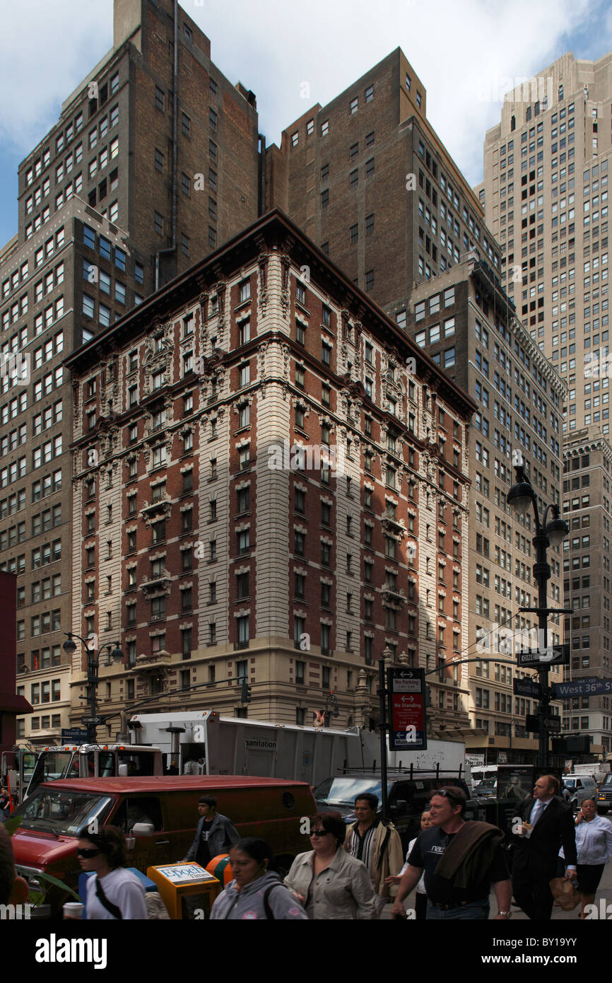 Vecchio tipo di edifici ad alta a Manhattan, New York City, Stati Uniti d'America Foto Stock