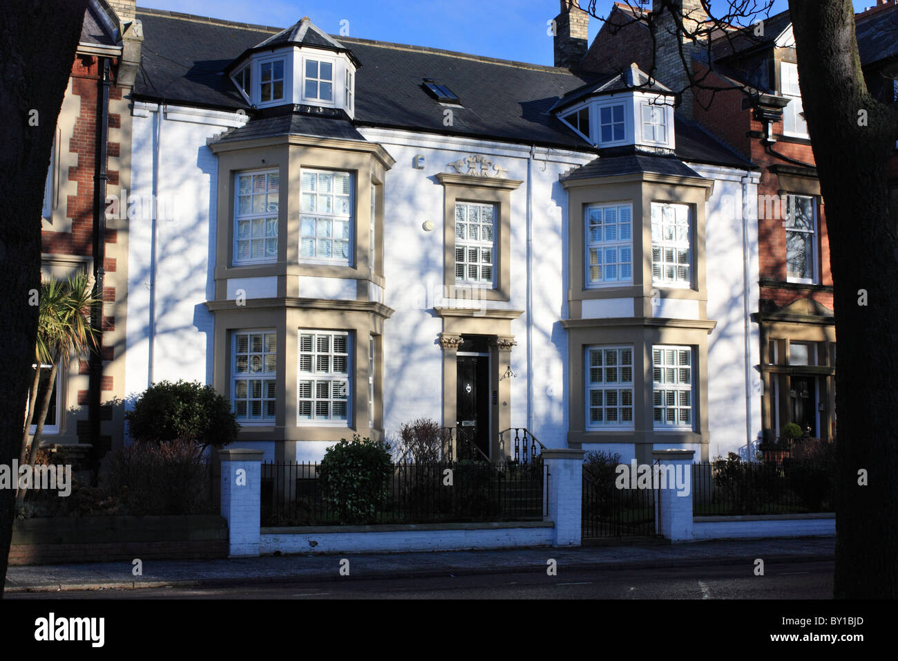 Una doppia facciata di stile Georgian Town House al n. 4 Front Street, Tynemouth, North East England, Regno Unito Foto Stock
