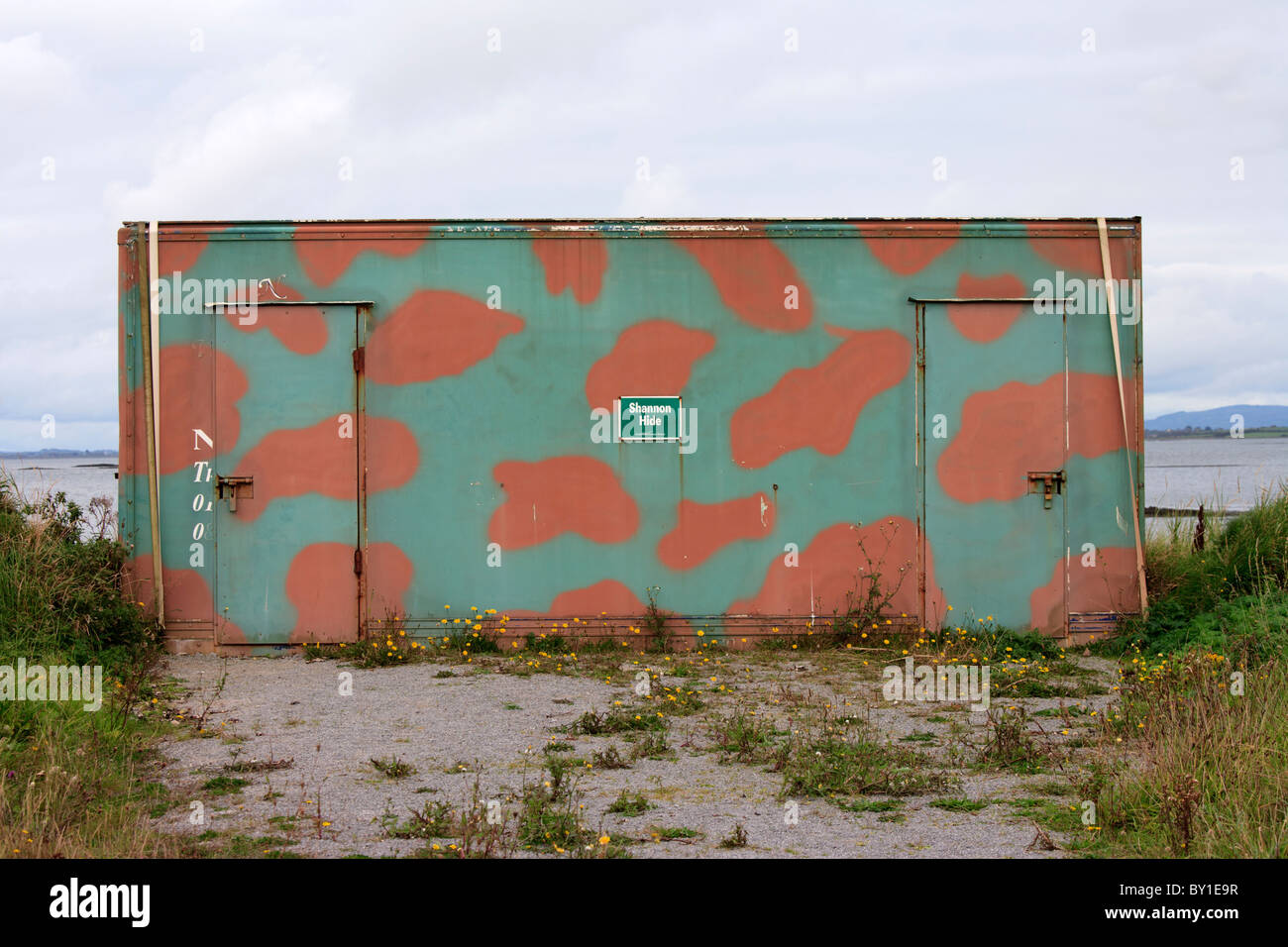 Metallo Bird watching nascondere, County Limerick Irlanda Foto Stock
