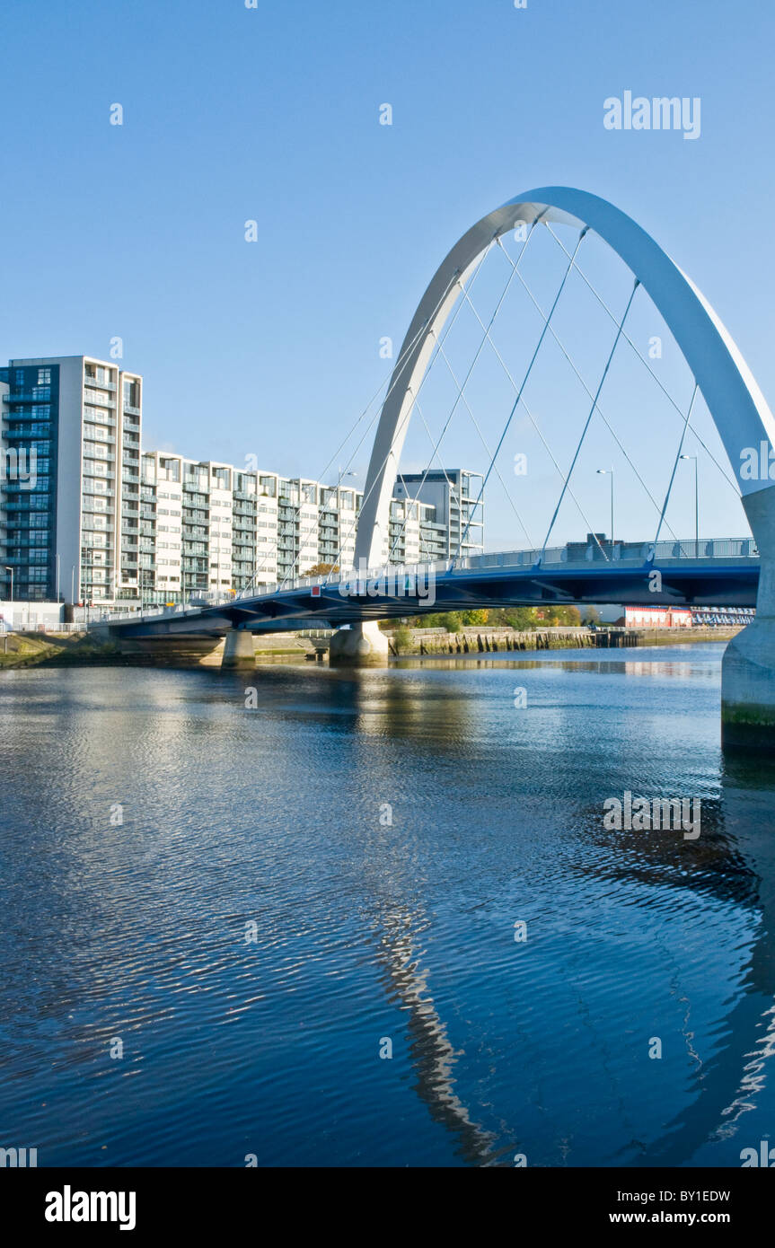 Glasgow ponte ad arco ( Squinty Bridge) Fiume Clyde Glasgow Scozia Scotland Foto Stock