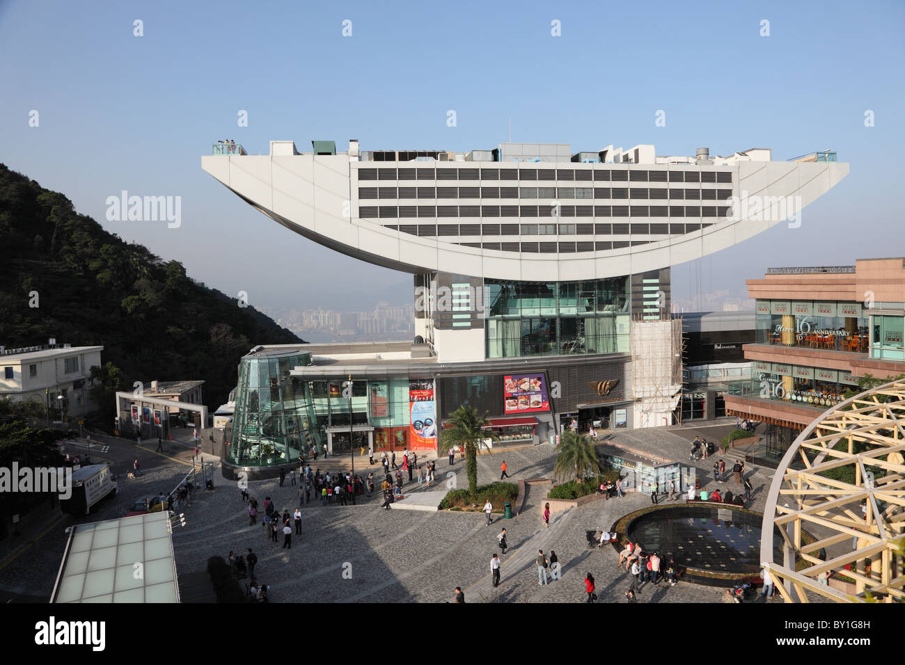 Peak Tower presso il Victoria Peak di Hong Kong. Foto Stock