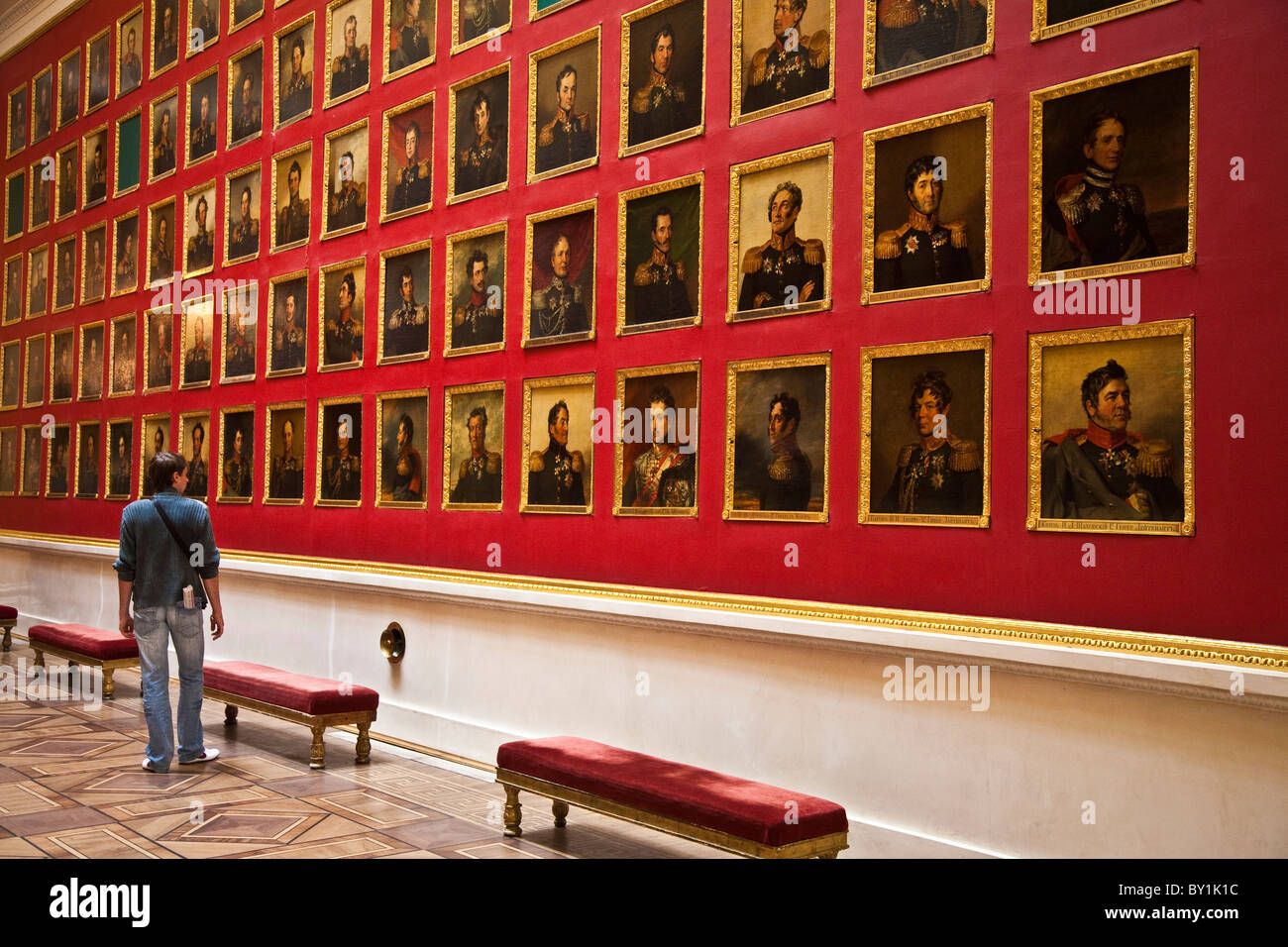 Russia, San Pietroburgo, Museo Hermitage. La galleria della Guerra Patriottica del 1812, costruito nel 1826 da Carlo Rossi. Le pareti Foto Stock