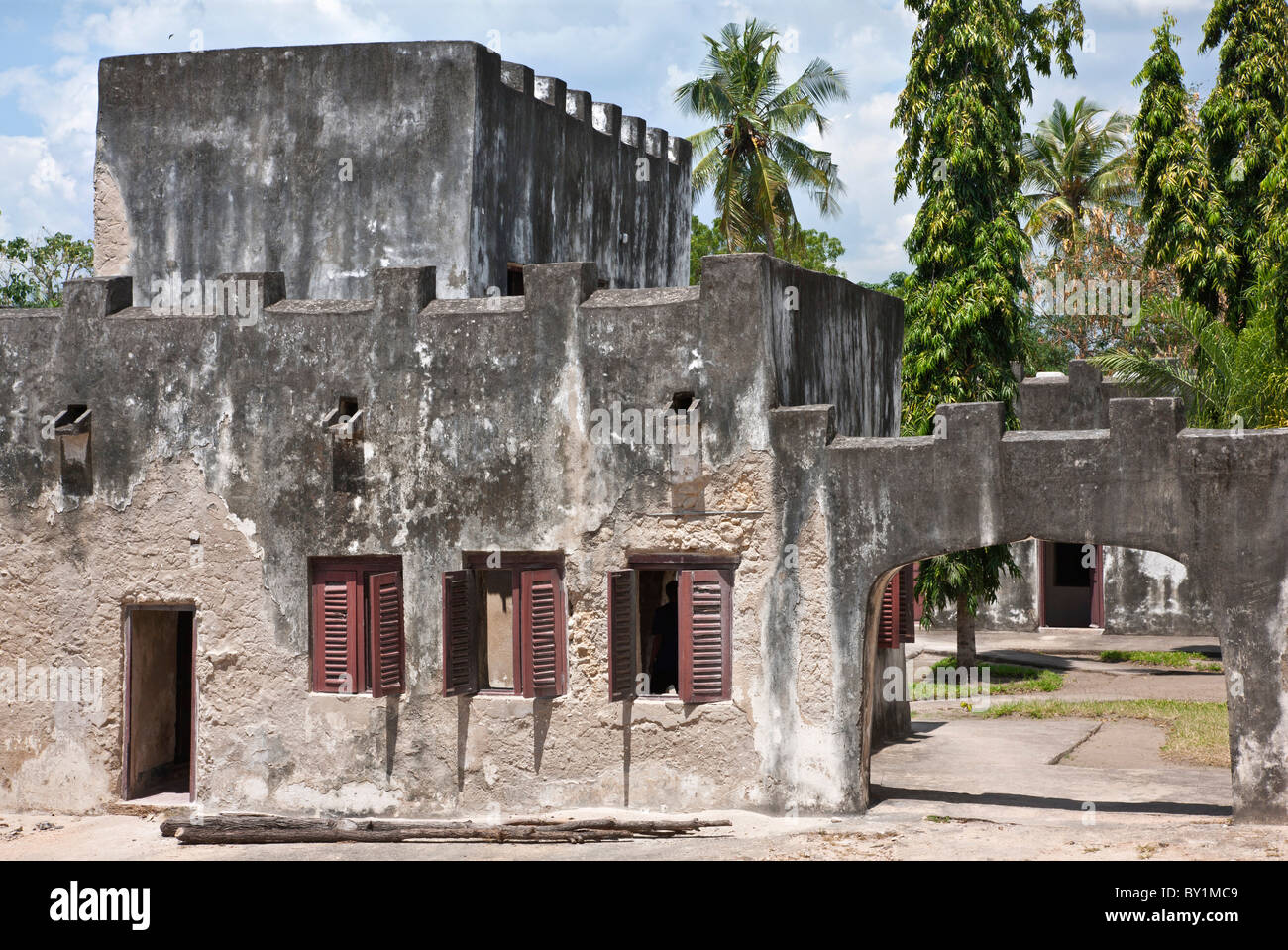 La vecchia fortezza e casa fortificata a Bagamoyo fu costruito da un Arabo intorno al 1860, poi di proprietà di un facoltoso commerciante Ismaili chiamato Foto Stock