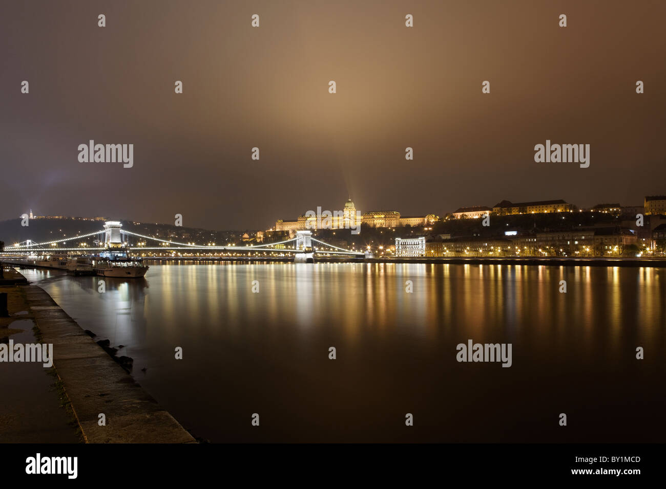 Budapest e dal fiume Danubio Foto Stock
