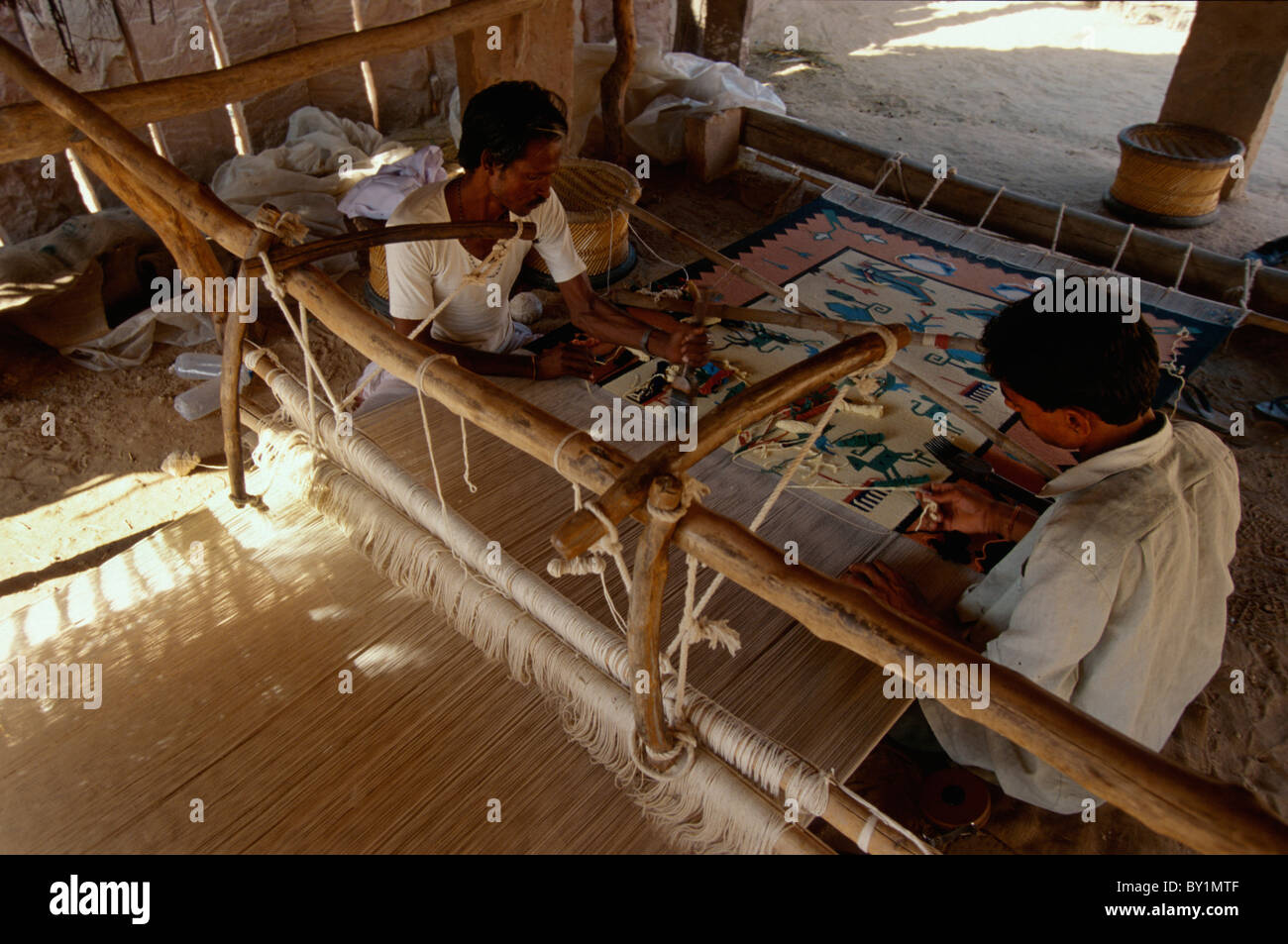 La tessitura dei tappeti, Sarwas vicino a Jodhpur (Rajasthan), Foto Stock