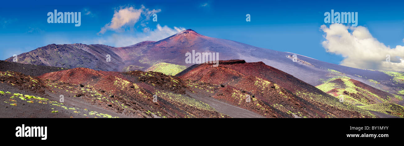 Cenere vulcanica sulle pendici dell'Etna, attiva montagna olcanica, Sicilia Foto Stock