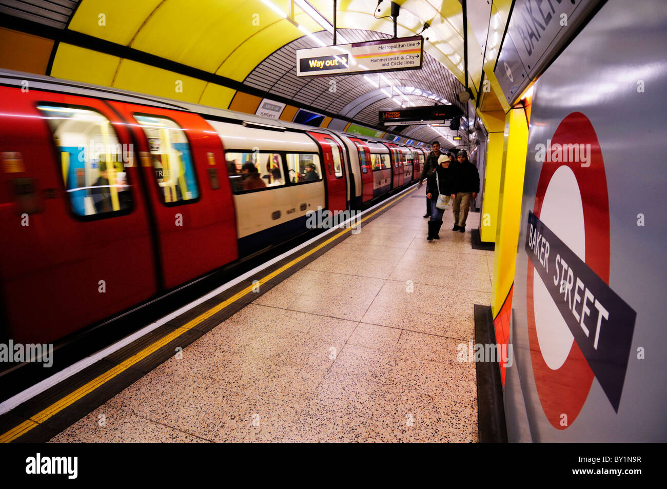 Metro di Baker Street Tube Station e la Jubilee Line piattaforma, London, England, Regno Unito Foto Stock