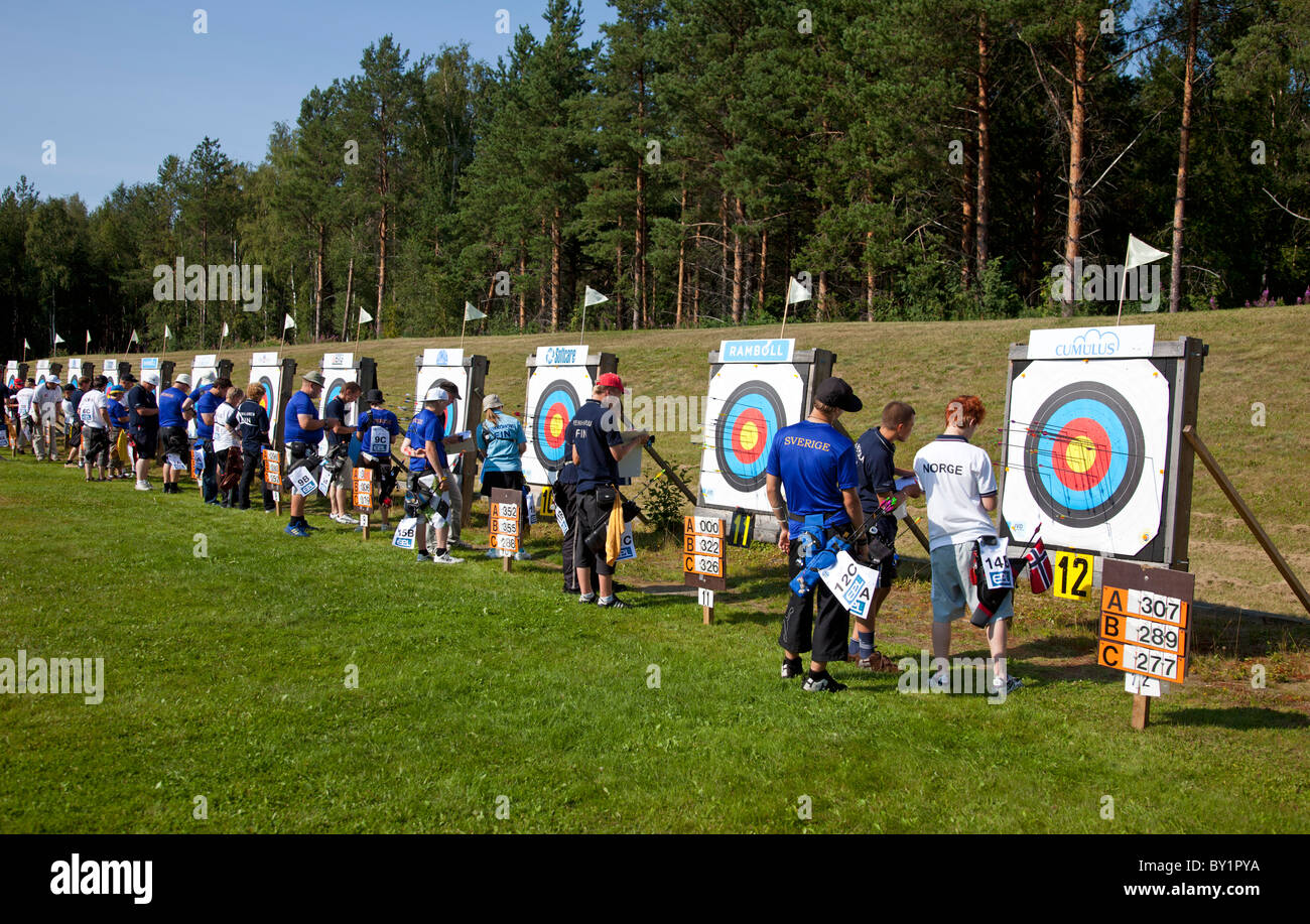 Arcieri calcolo punti in un concorso internazionale Cap dei paesi del Nord (Finlandia, Svezia, Norvegia) , Finlandia Foto Stock