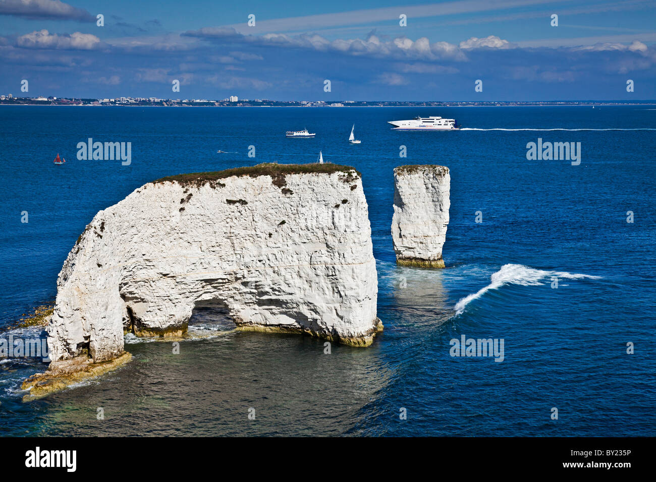 Inghilterra, Dorset, Old Harry Rocks. Old Harry Rocks, antica chalk pile trovato sotto le scogliere a Ballard e formata al di sopra dei 65 Foto Stock