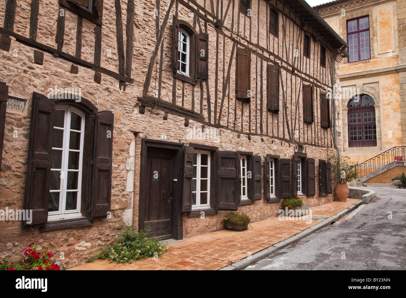 Francia, Tarn, Sorèze. Maison Leignes, un antico xvii secolo colorante maker's house, Sorèze. Foto Stock