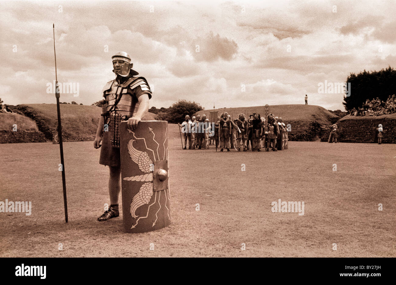 Rievocazione storica romana, Caerleon anfiteatro. Foto Stock