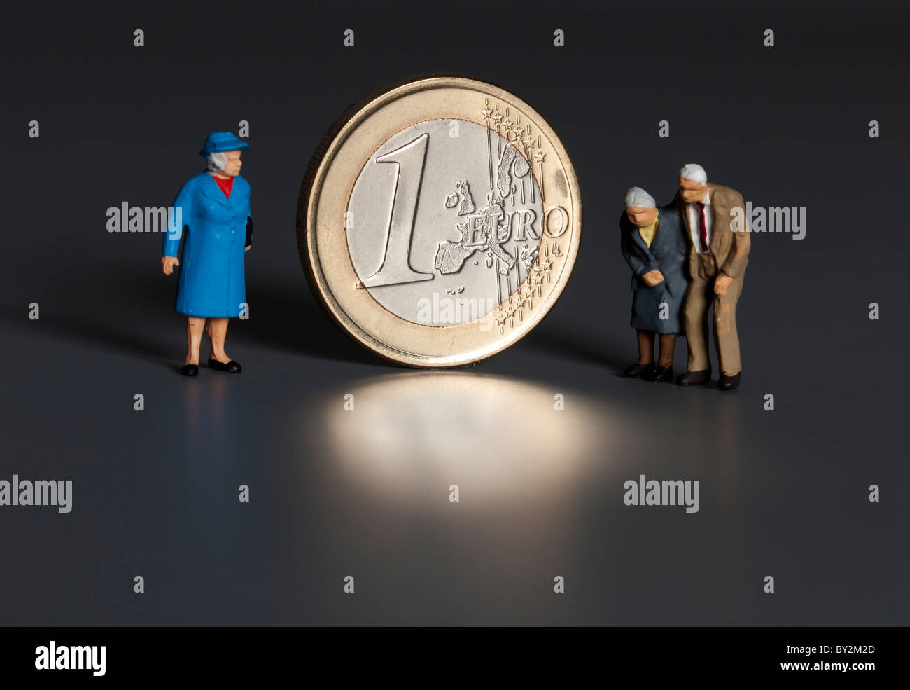 1 Euro moneta con figure di anziani Foto Stock