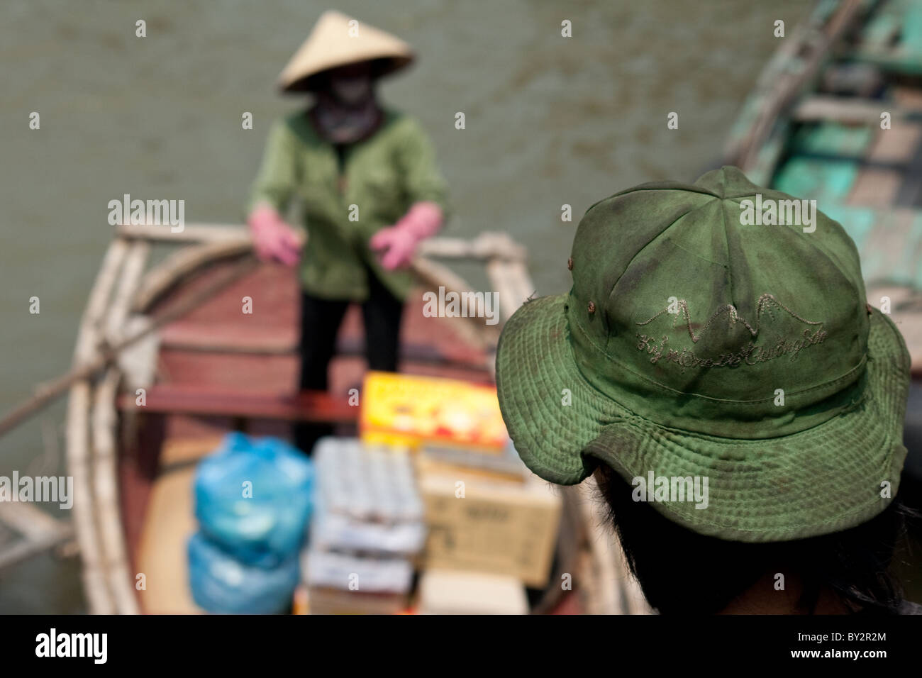 Nave passeggeri a Cat Ba isola nel nord del Vietnam. Foto Stock