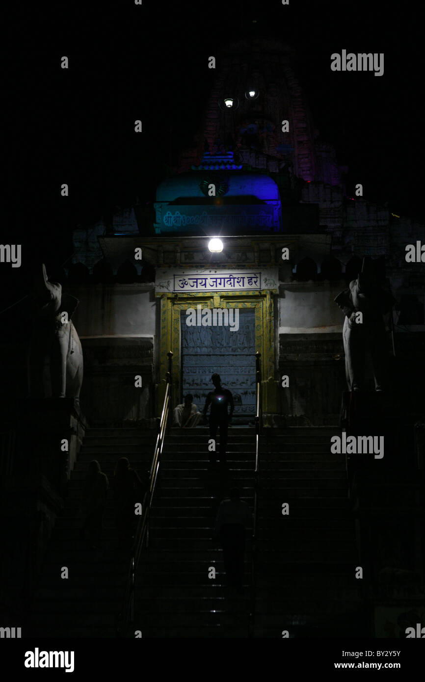Tempo di notte vista Hindhu Jagdish Temple, Udaipur, Rajasthan, India Foto Stock