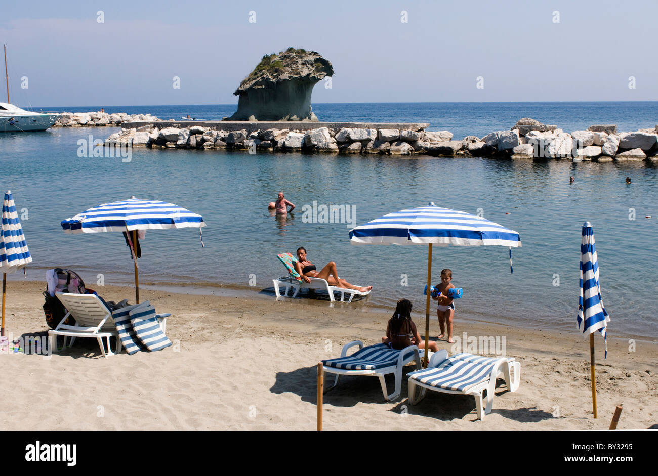 Porto Di Lacco Ameno Spiaggia Ischia Italia Foto Stock Alamy