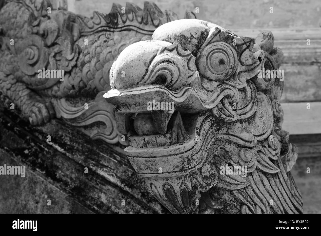 Dragon scultura in pietra, Citadel, tonalità, Vietnam Foto Stock